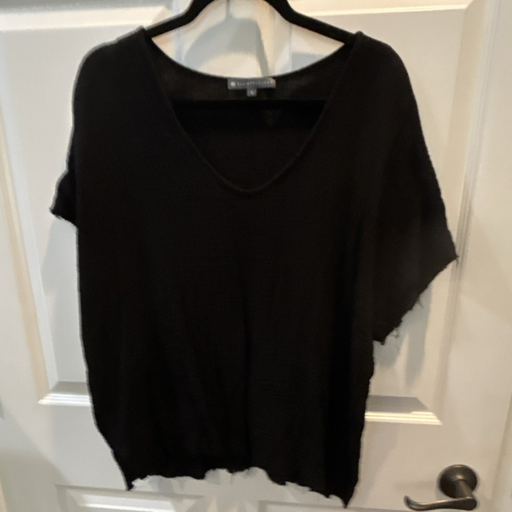 Elliott Lauren Black V-Neck Raw Hem Short Sleeve Pullover Top L
